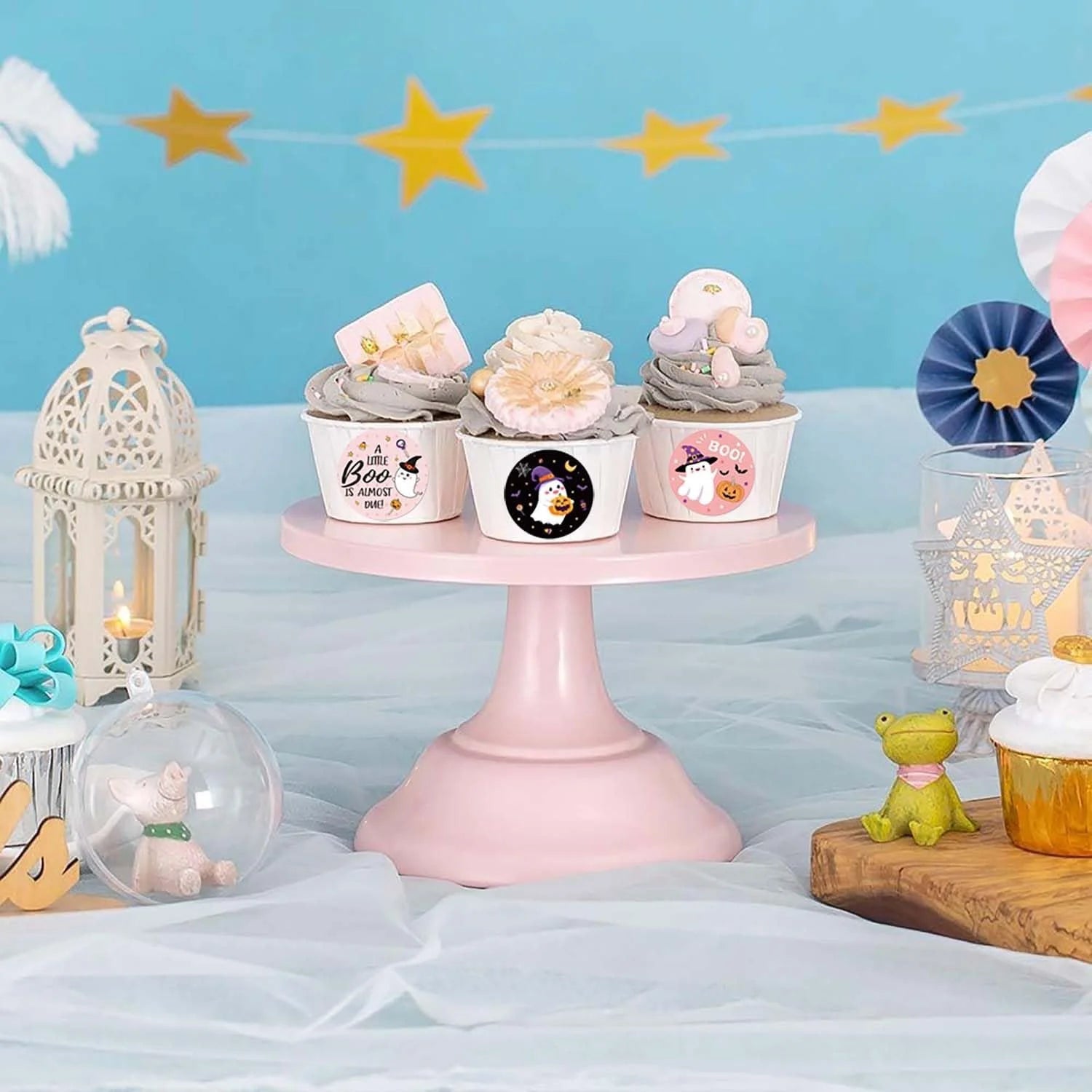 Roll of 500 pink Halloween cartoon stickers